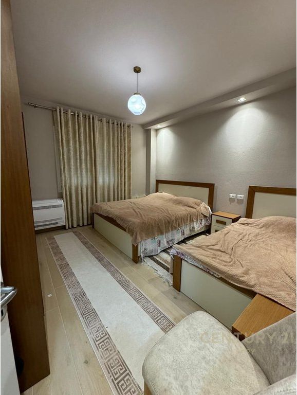 JEPET ME QIRA 1+1 NE SHKEMBIN E KAVAJES