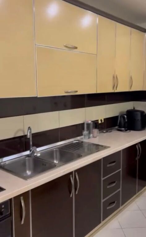 Apartament me qera 1+1 në Astir!