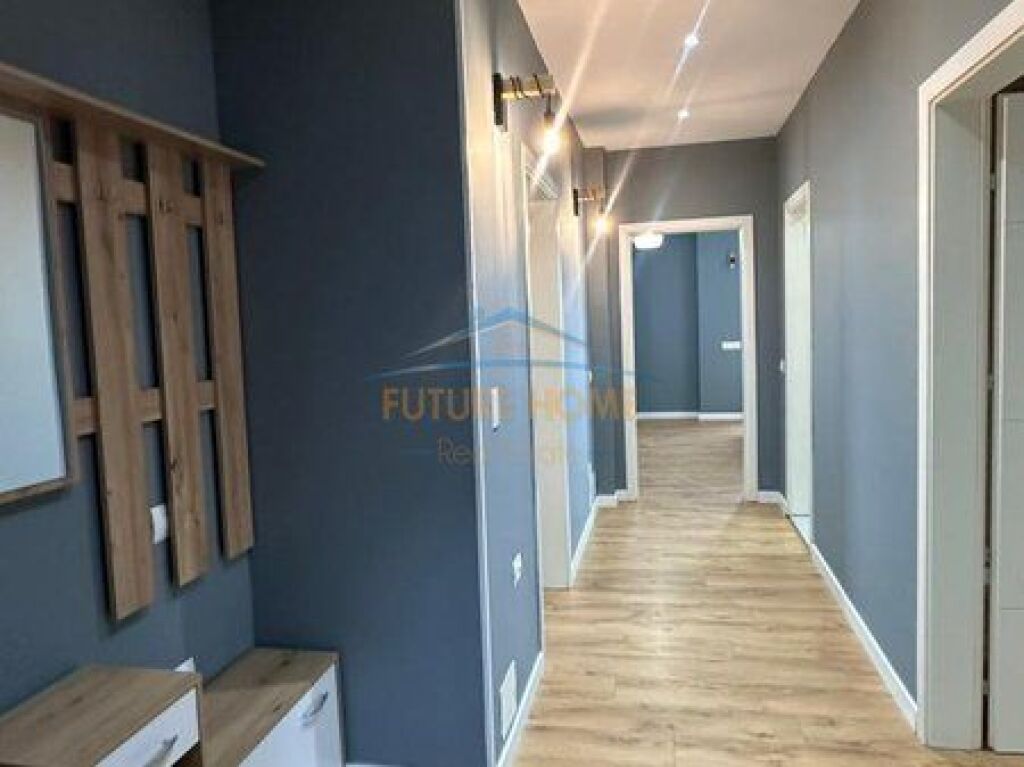 Qera,Apartament 2+1+2+Post Parkimi,Kopshti Botanik,Tiranë