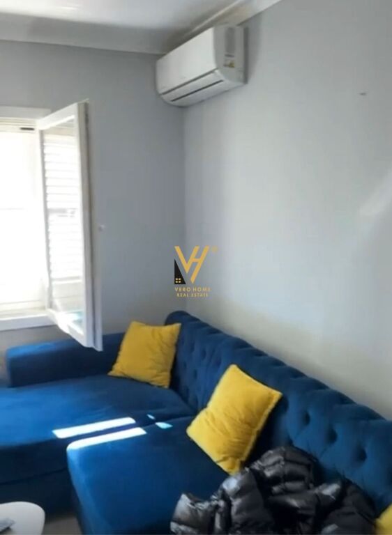 VENDESI DUE APPARTAMENTI 1+1 IN VIA BARRIKADAVE 220.000 EURO