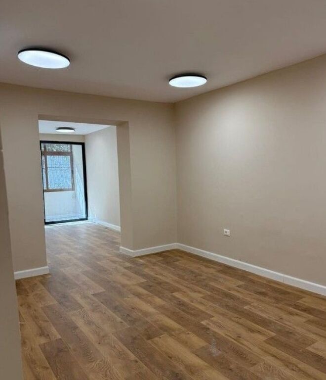 APARTAMENT 2+1 PER SHITJE PRANE PETRO NINIT!