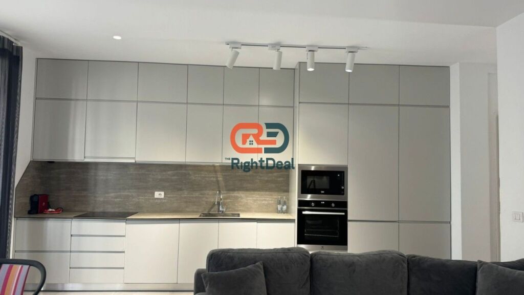 Tek San Pietro, Ne Gjirin E Lalzit, Shitet Super Apartament 2+1 Me Planimetri Perfekte !