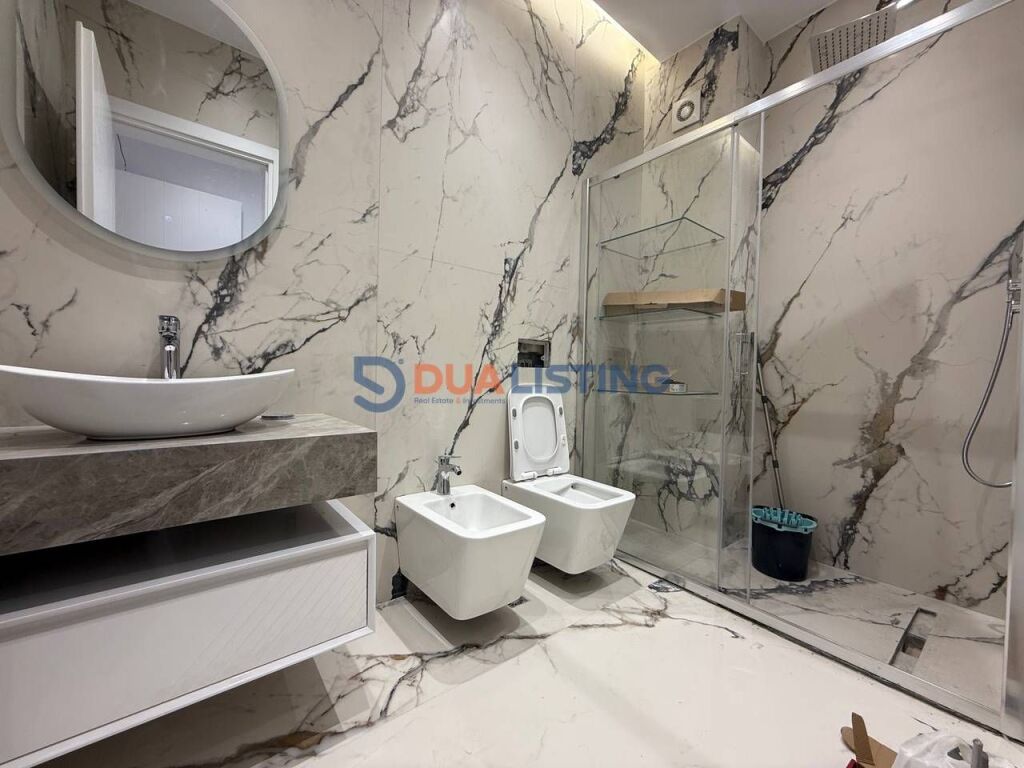 Ofrojme me qira ambjent zyre tek Liqeni i thate