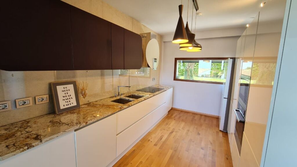 VILE LUKSOZE PER SHITJE TEK ZONA TEG