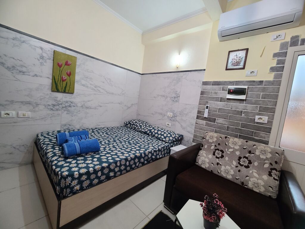 Place 5 min from the New Boulevard, furnished with everything and wifi