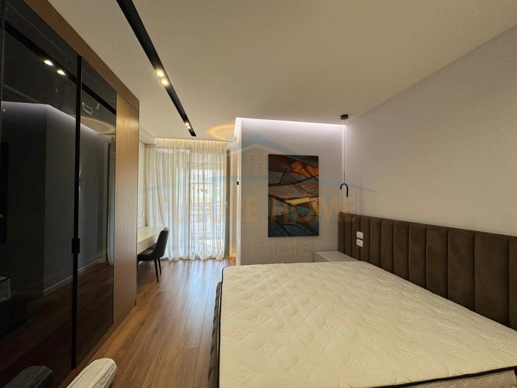 Qira, Apartament 2+1+2+Post Parkimi, Bllok, Tiranë