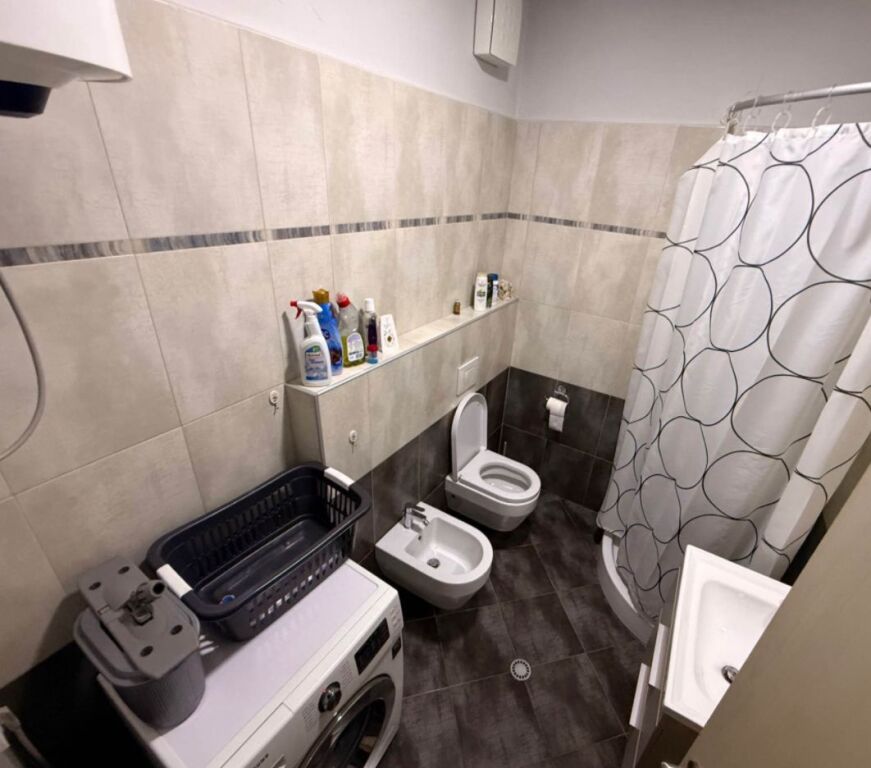 Jepet me qera 1+1 prane Kompleksit Panorama