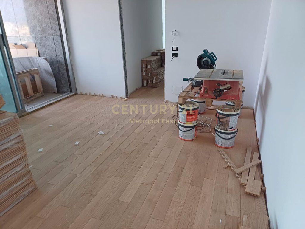 Jepet per Qira Apartament 2+1 ne Down Town One, Rruga e Elbasanit