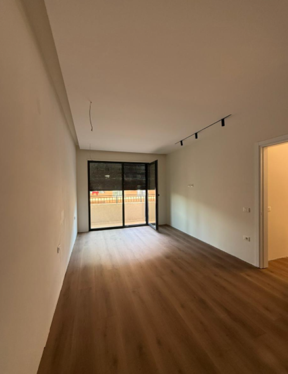 ▫️ SHITET APARTAMENT 2+1+2 + POST PARKIMI – LIQENI I THATË (TE ROTONDO) 