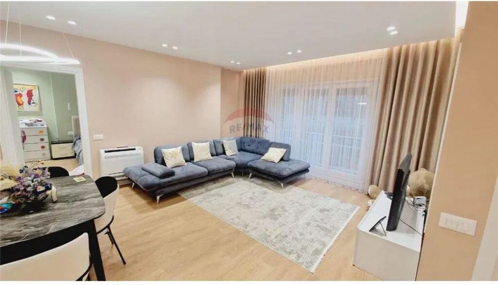 Apartament 2+1+2 me qera Vila Gold