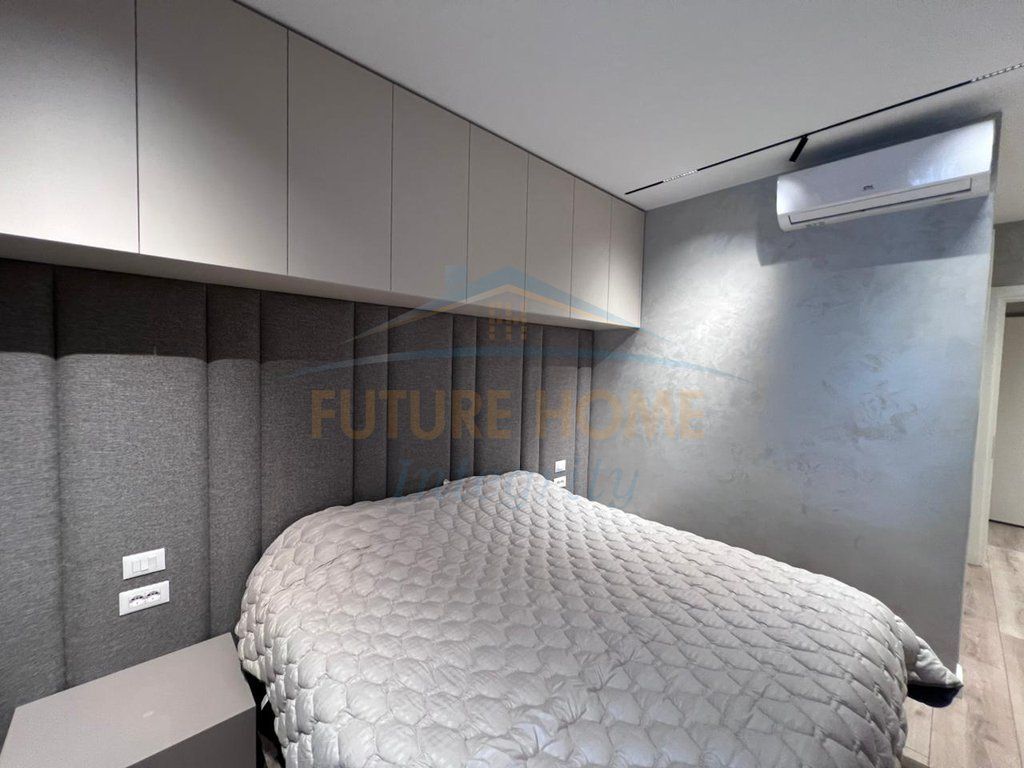 Shitet, Apartament 2+1+2, Rezidenca Erli, Tiranë.