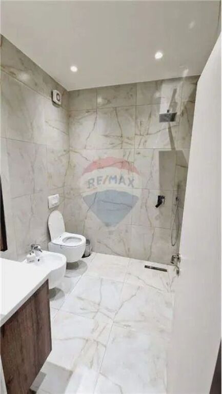 Apartament 2+1+2 me qera Vila Gold