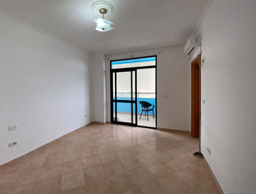 Zyre 3+1 per qera tek Ekspozita