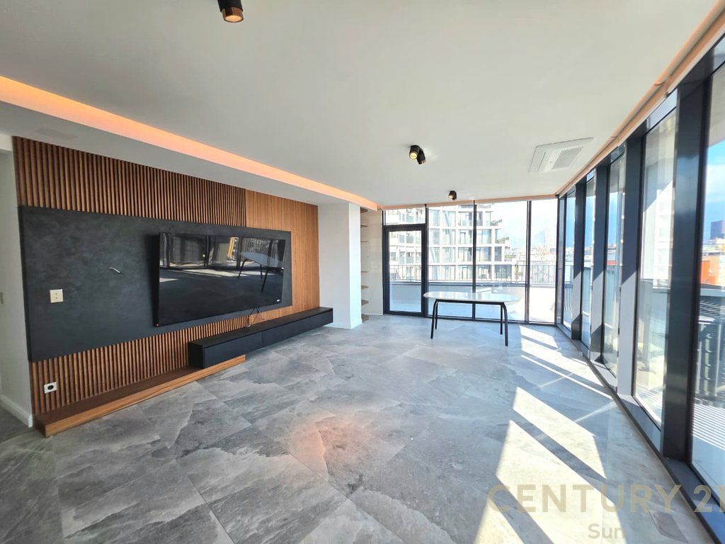 SHITET APARTAMENT 3+1+2 NE LAKE VIEW RRUGA E KOSOVAREVE