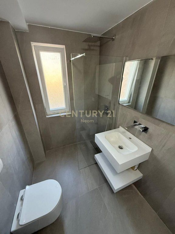 Shitet Apartament 1+1 te Selvia – Shumë pranë qendrës së Tiranës
