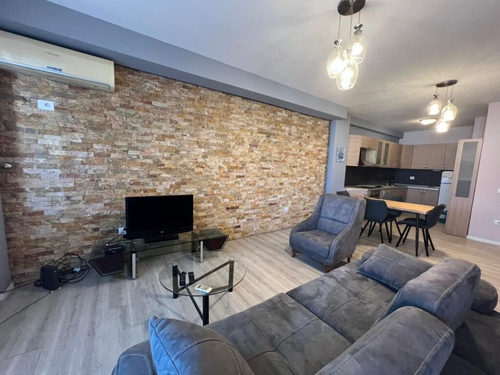 Appartamento 2+1 in affitto in Via Kavaja