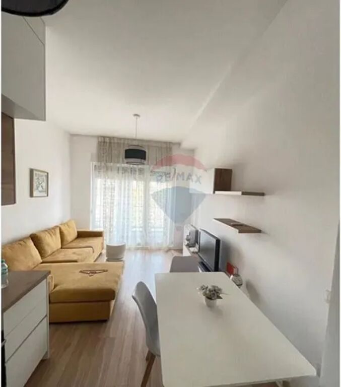Apartament 1+1 me qera 21 Dhjetori Kontakti
