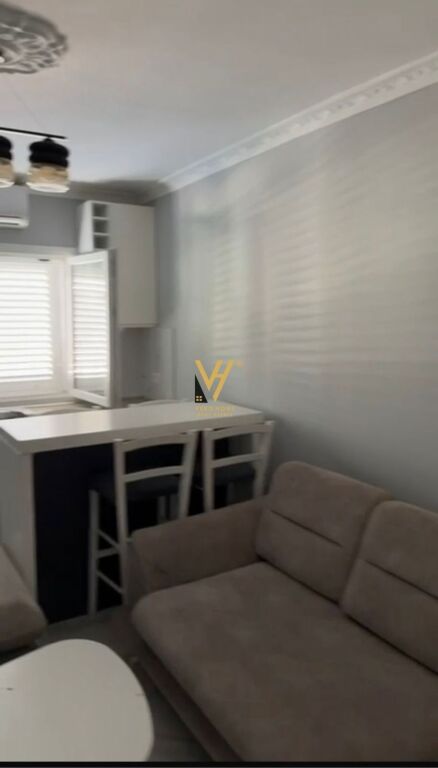 VENDESI DUE APPARTAMENTI 1+1 IN VIA BARRIKADAVE 220.000 EURO