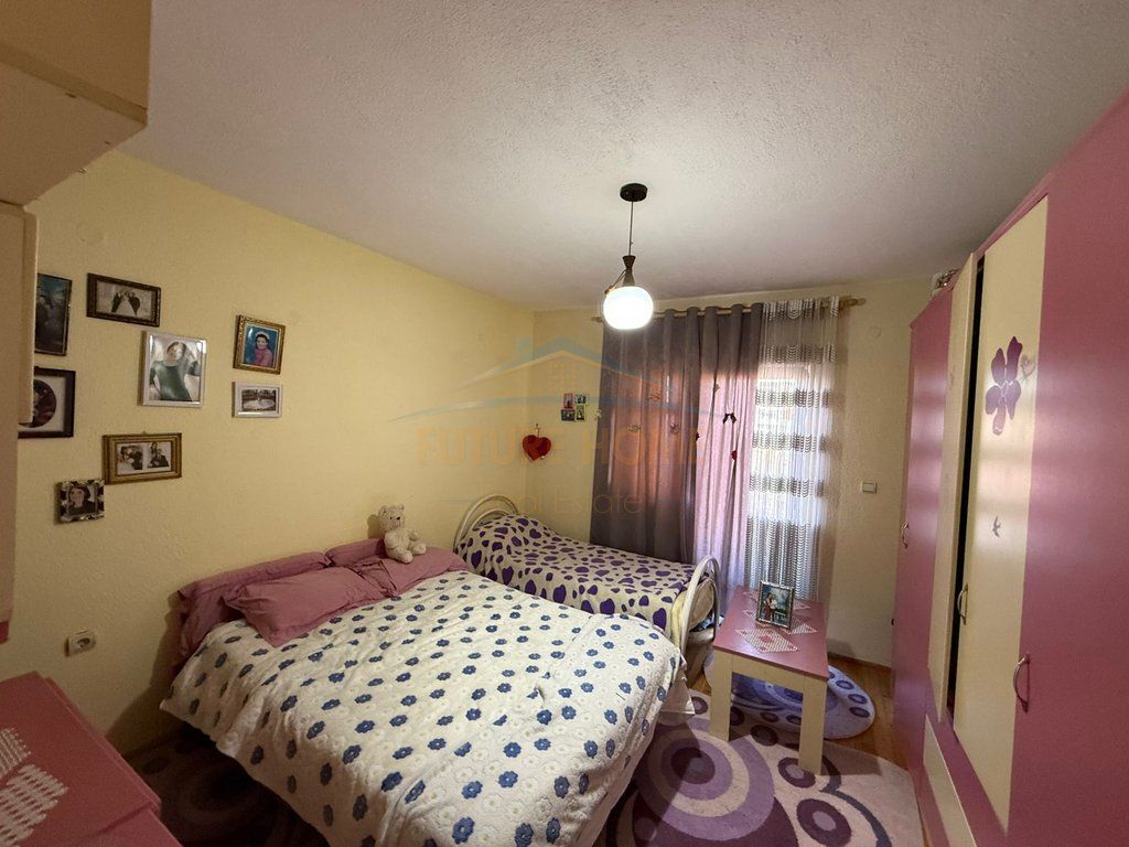 Shitet ,Shtëpi 3 - Katëshe ,Lagjia 1  ,Pogradec