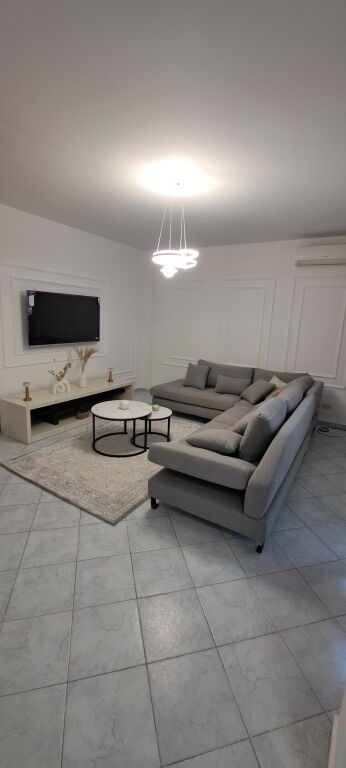 Affitasi apartamento 2+1+2 a Volga Durazzo