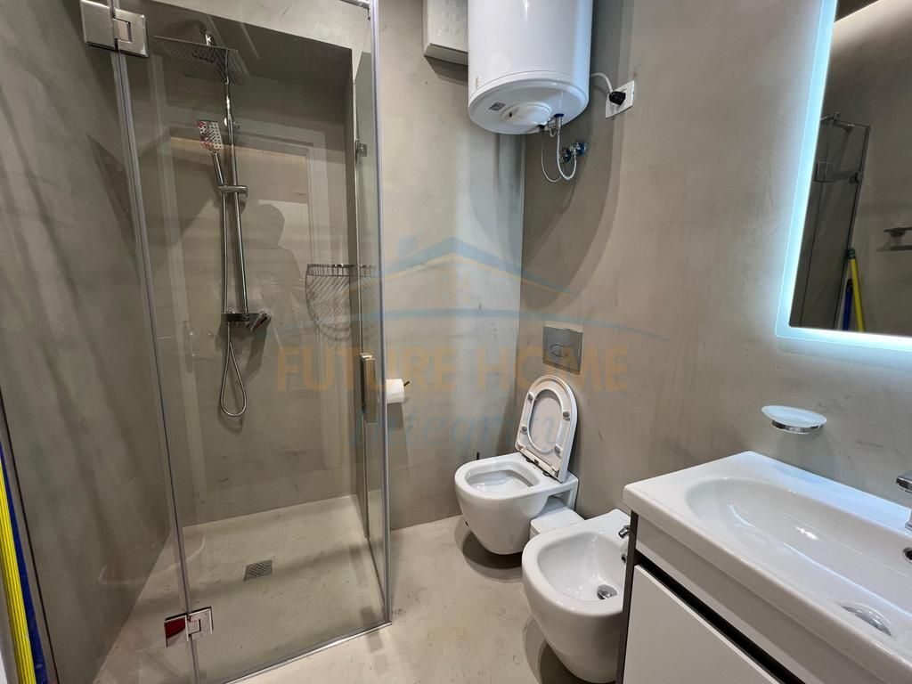 For sale, Apartment 2+1+2+Parking Space, Ali Demi, Tirana.