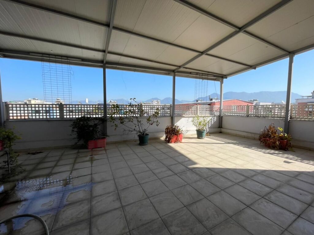 Apartament 2+1+Verande per shitje tek Big Market Yzberisht.