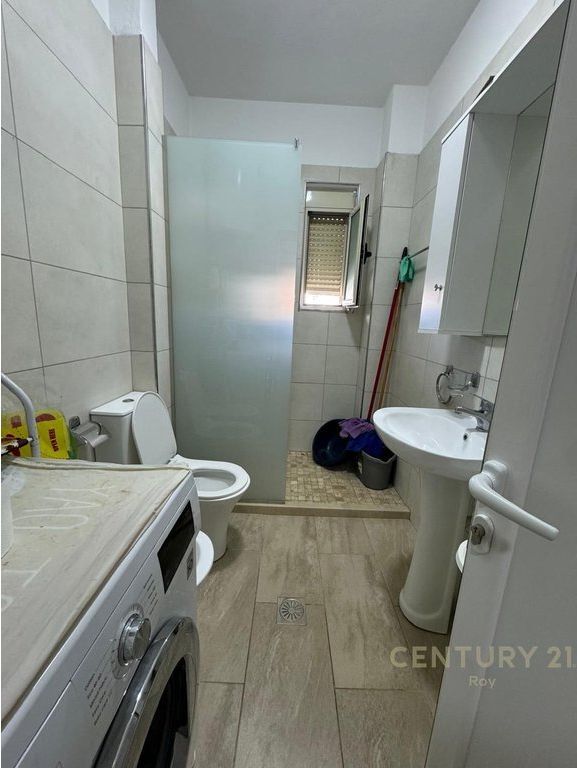 JEPET ME QIRA 1+1 NE SHKEMBIN E KAVAJES