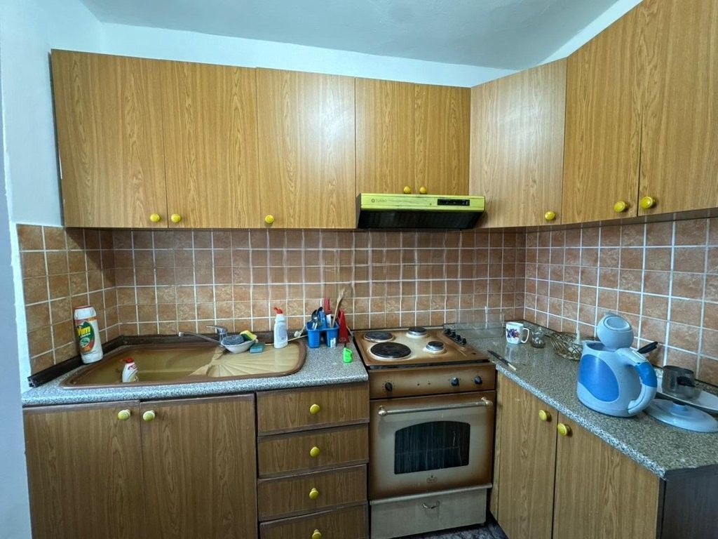 JEPET ME QIRA APARTAMENT 2+1 – MATERNITETI I RI 450 € /Muaj