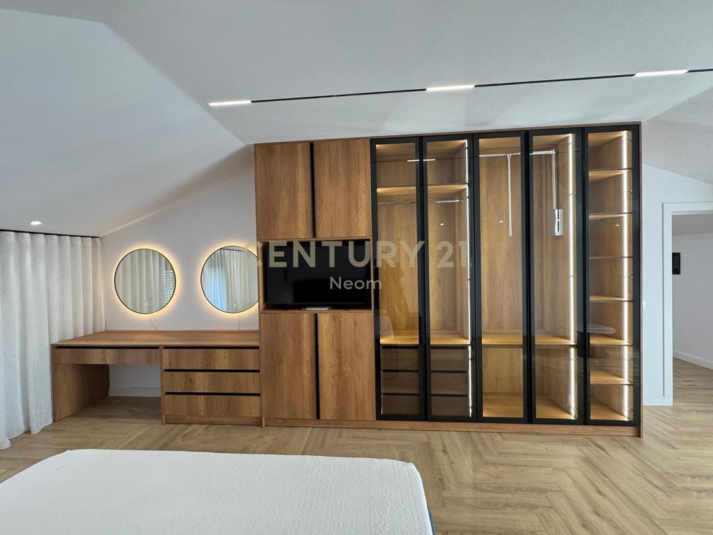 JEPET ME QIRA VILE NE ZONEN E SAUKUT! 3,000 € /Muaj Sip. Totale  500m2  Sip. e brendshme  240m2