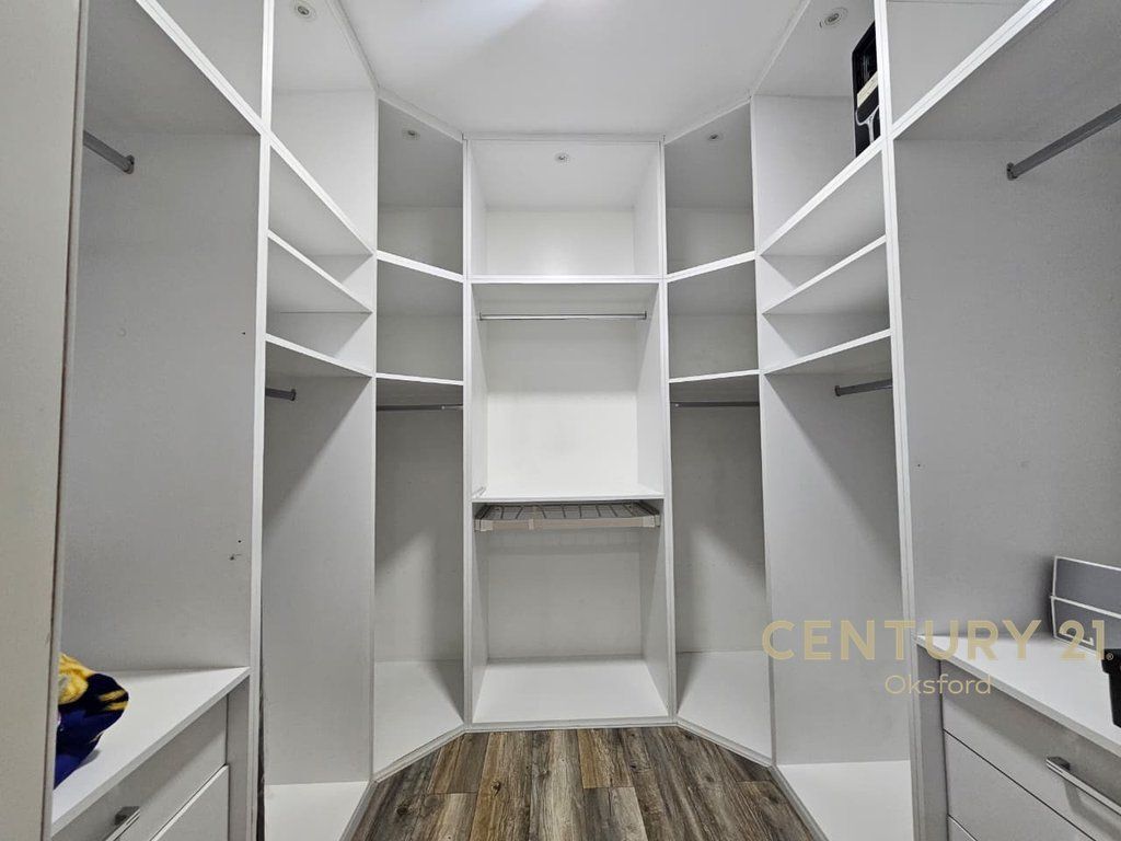 JEPET ME QIRA APARTAMENT 2+1+GARDEROB NE SAUK 650 € /Muaj Sip. Totale  110m2