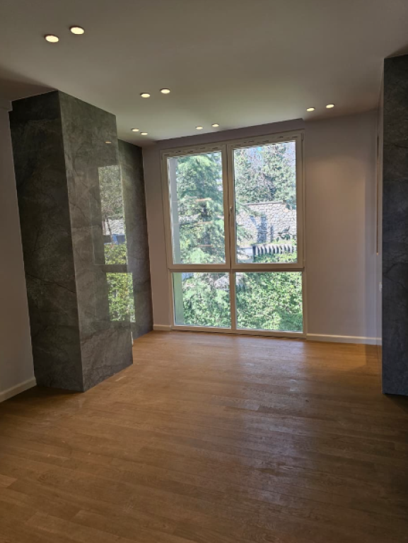 ▫️ SHITET APARTAMENT 3+1 – PRANË TEG