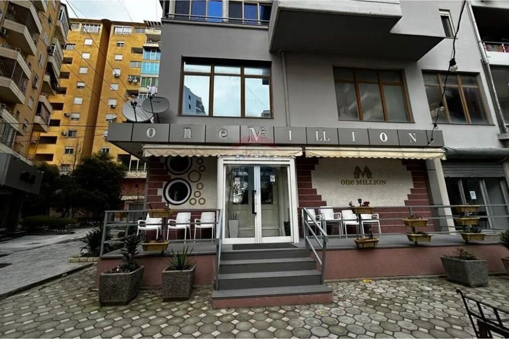 🎶 Ambient Komercial për Qira – Ideal për Muzikë Live në Vlorë