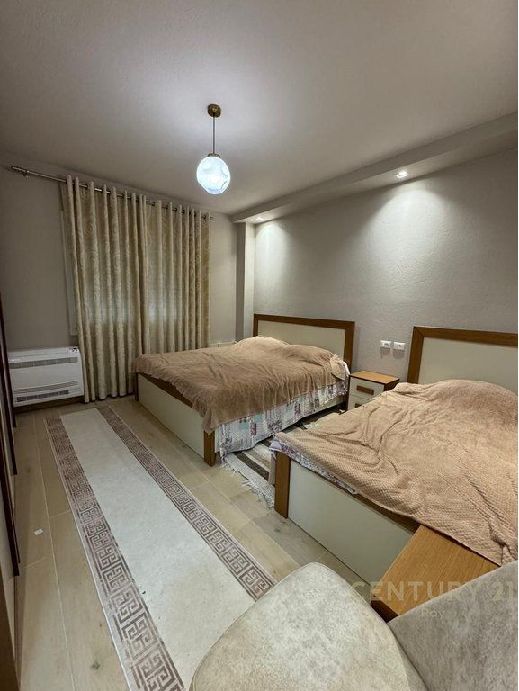 JEPET ME QIRA 1+1 NE SHKEMBIN E KAVAJES