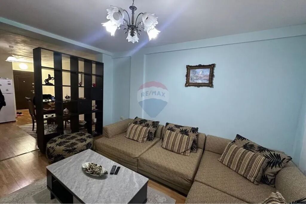 Apartament 1+1 me qira Rruga Kosovarve