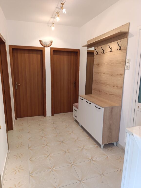 Apartament 2+1 për qera ne yzberisht