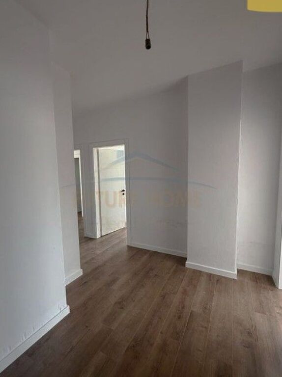 Shitet , Apartament 3+1+Verande,Unaza e re , Tirane