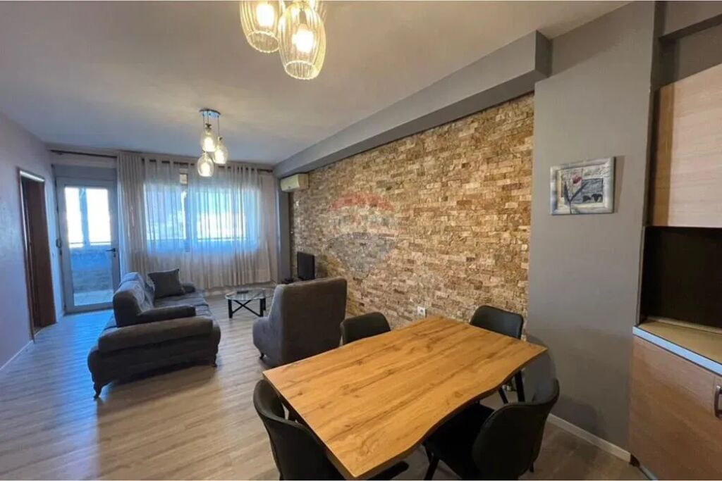Apartament 2+1 me qira tek Rruga e Kavajes
