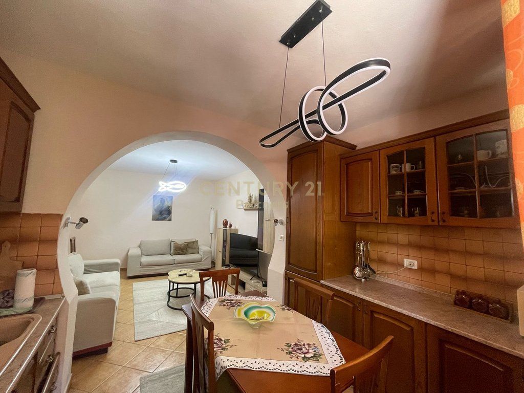 Affittasi appartamento 2+1 in via Myslym Shyri,