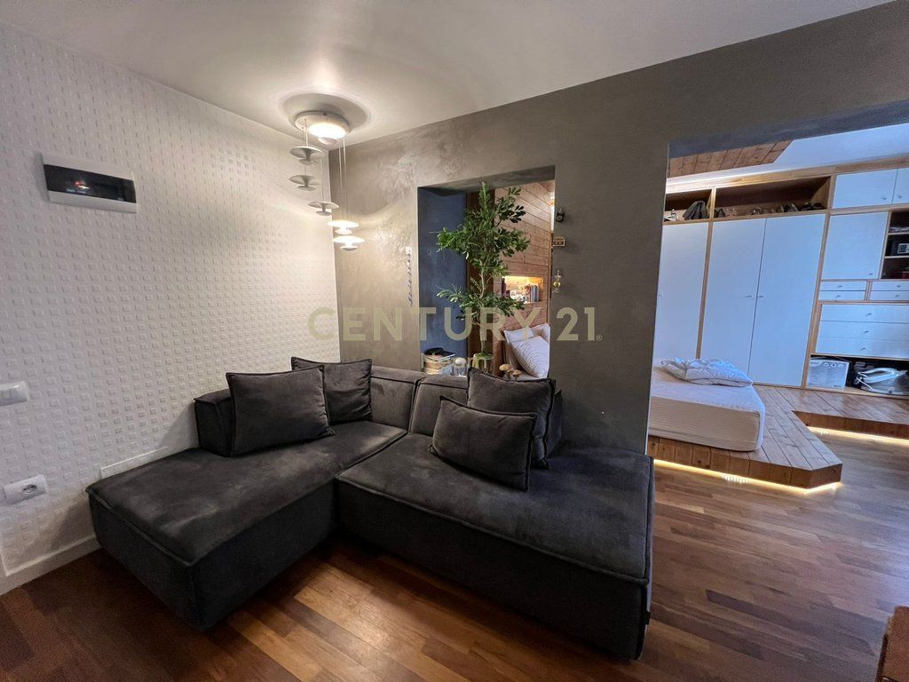 Shitet Apartament 1+1 në zemër të Myslym Shyri