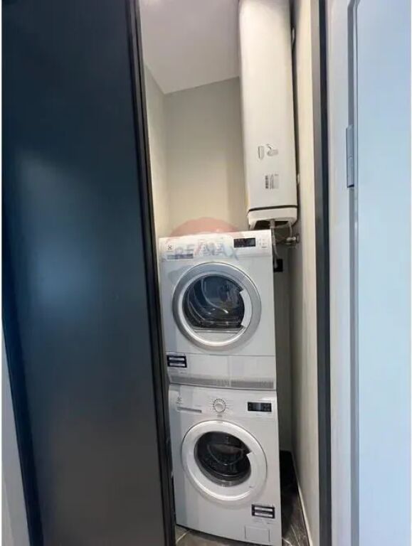 Apartment 1+1+ Parking space for rent on Elbasan Street, near Air Albania Stadium.