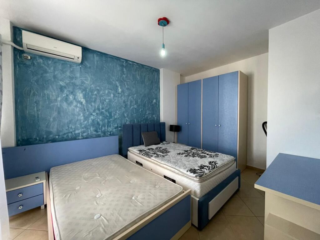 Apartament 2+1+Verande per shitje tek Big Market Yzberisht.