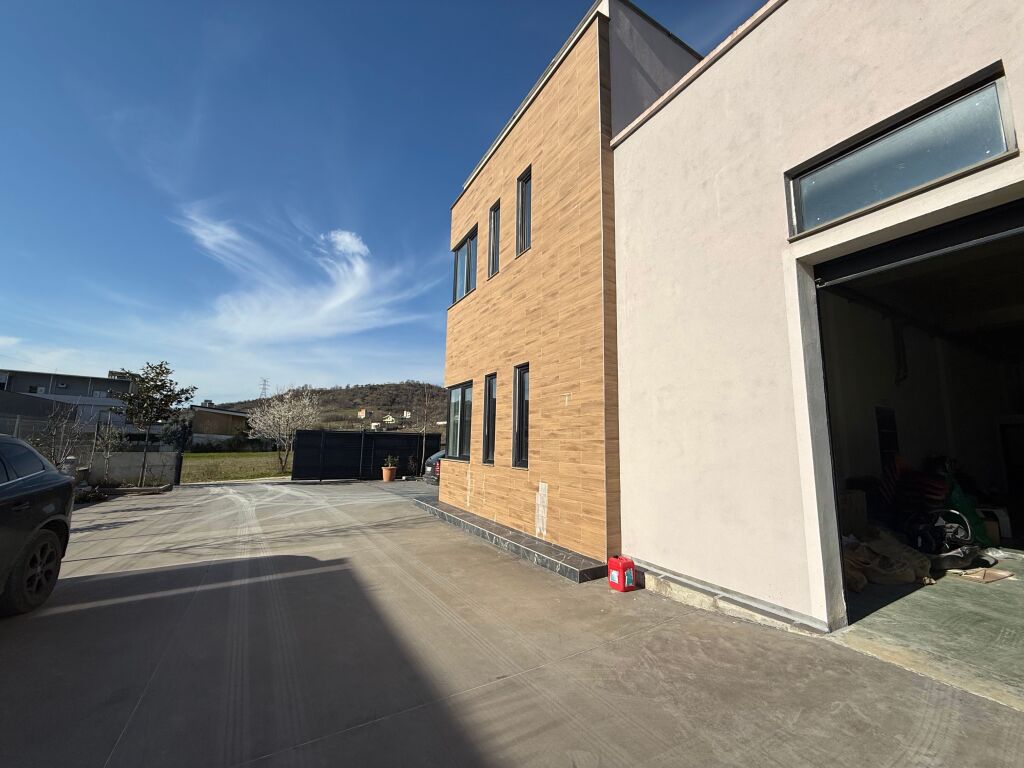 In Affitto - Magazzino - Prush, Tirana