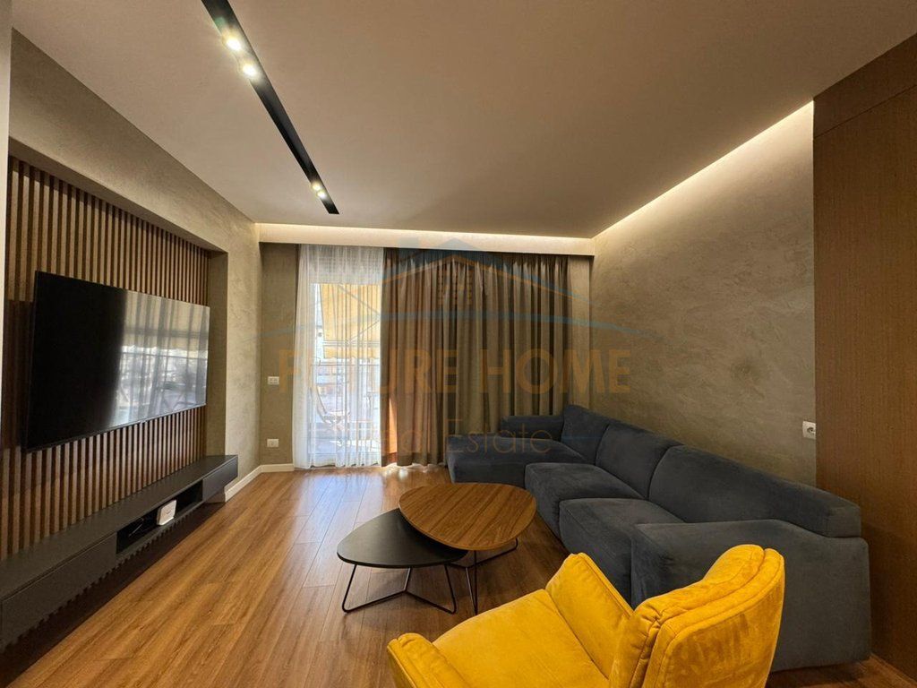 Qira, Apartament 2+1+2+Post Parkimi, Bllok, Tiranë