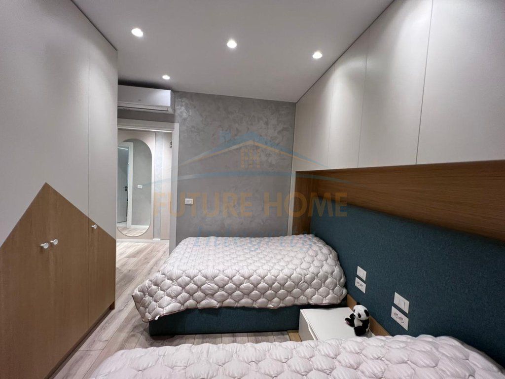 Shitet, Apartament 2+1+2, Rezidenca Erli, Tiranë.