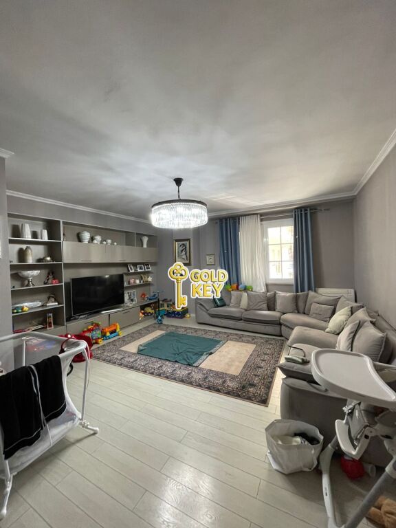 🏡 SHITET APARTAMENT 2+1+1 SALLON VEC +BALLKON MUNDESI PER 3+1 GJYKATA DURRES