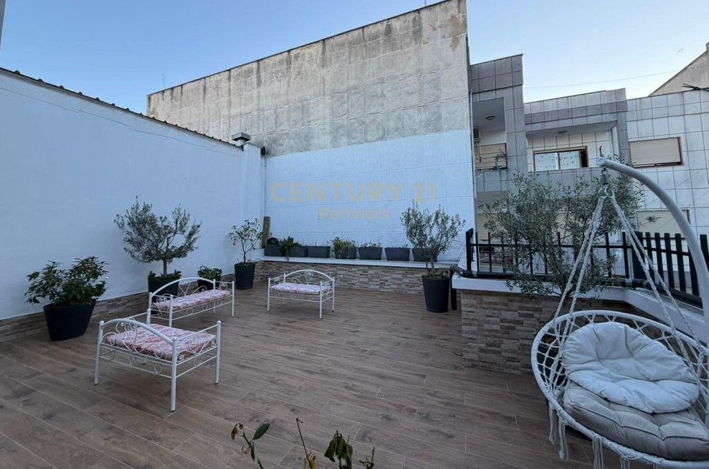 APPARTAMENTO 1+1 CON CUCINA SEPARATA+ VERANDA VICINO A CASA ITALIA