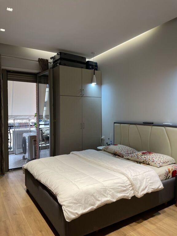 Apartament,,, me qera..... 2+1+2 prane... KOMUNA E PARISIT