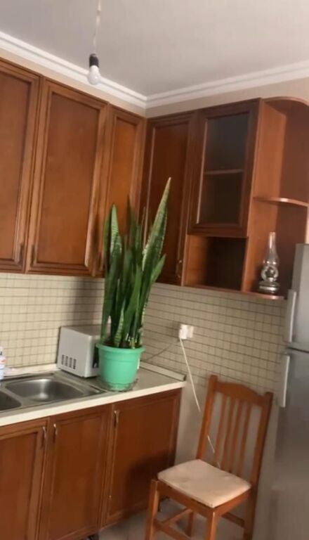 Affittasi appartamento 1+1, via Mih Duri vicino all'ex Ambasciata Jugoslava 600 mila lek 