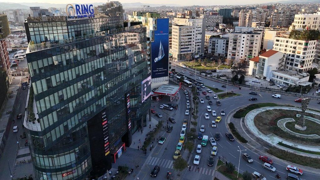 RING CENTER, JAPIM ME QIRA 229 M2!