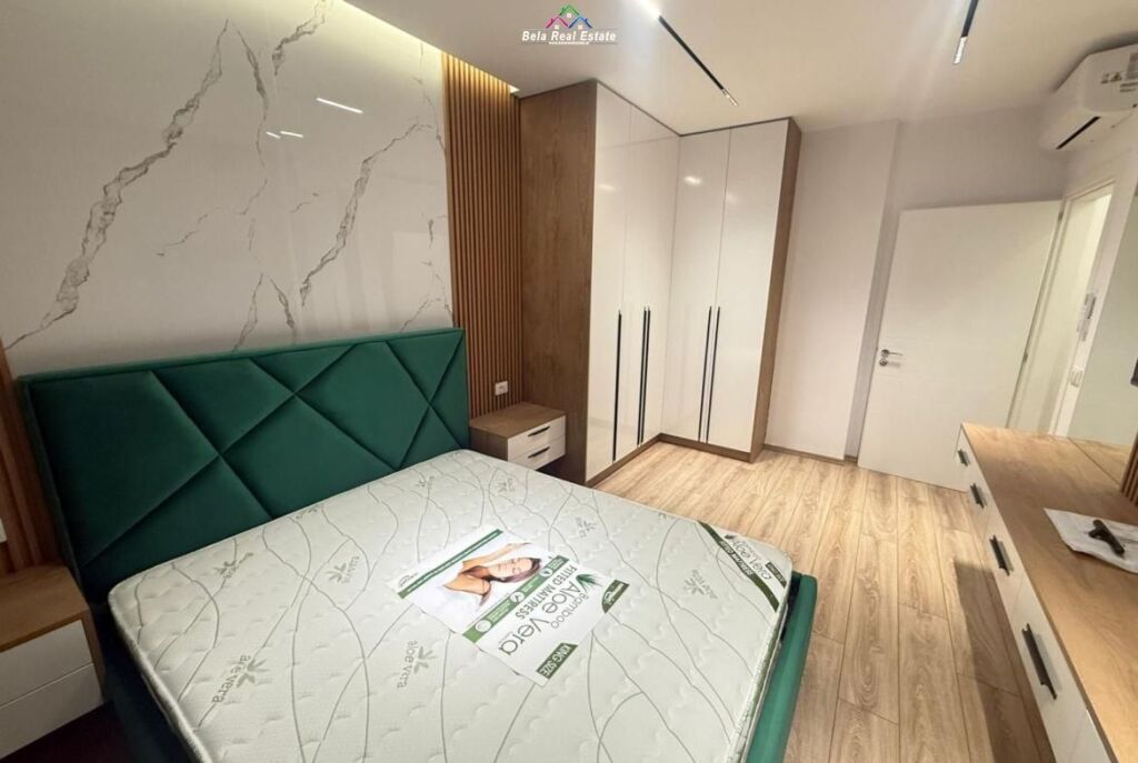 Apartament Me Qera 2+1 Tek Komuna e Parisit (ID B2201669) Tirane